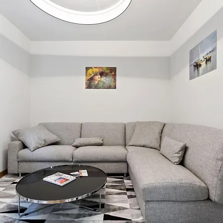 Vista 180 By Halldis Apartman Perledo